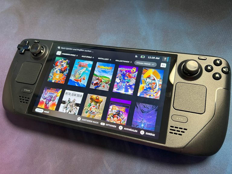 Steam Deck mit integrierten Retro-Spielen in der Steam-Bibliothek durch EmuDeck und Steam ROM Manager – GameCube, PS1 und SNES Cover im Game Mode.