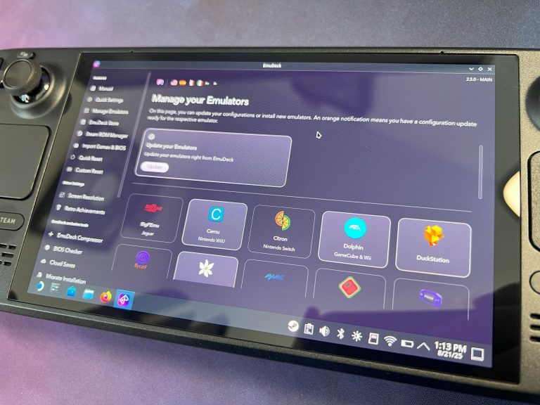 Steam Deck mit geöffneter EmuDeck-Oberfläche – Manage your Emulators Menü mit Update-Option für Emulatoren wie Dolphin, DuckStation und Cemu.