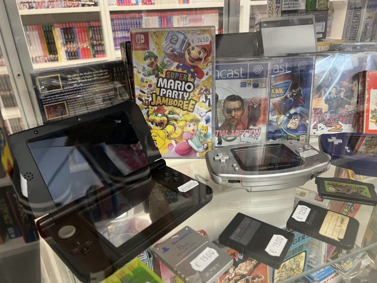 Gameboy Advance, Nintendo 3DS und Dreamcast-Spiele im Retro-Gameshop in Düsseldorf