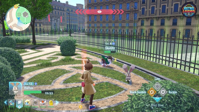 Gameplay aus Pokémon Legenden Z-A: Die Trainerin kämpft in einer Parkanlage von Lumiose City gegen ein wildes Skiddo. Im Vordergrund steht Bunnelby, das mit Attacken wie Rock Smash und Mud Shot angreift. Das UI zeigt ein modernes Echtzeit-Kampfsystem in offener Umgebung.
