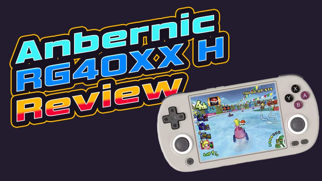 Titelgrafik zur RG40XX H Review mit großem, farbigen Schriftzug und einem weißen Handheld rechts; auf dem Display läuft ein Kart‑Rennspiel mit HUD, Rundenanzeige und Item‑Icon