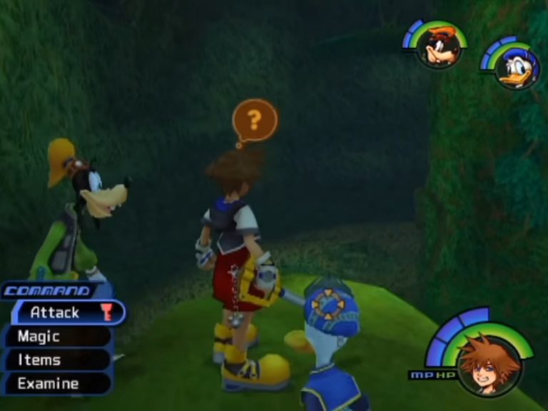 Drei Figuren stehen am Rand eines moosbewachsenen Pfads, Sora hält den Schlüsselschwertgriff, während über ihm ein Fragezeichen schwebt. Menübefehle wie „Attack“ und „Magic“ sind sichtbar.